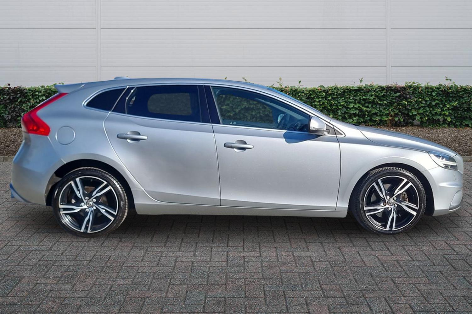 Used Volvo V40 2017 for sale - 77941572: Photo 5