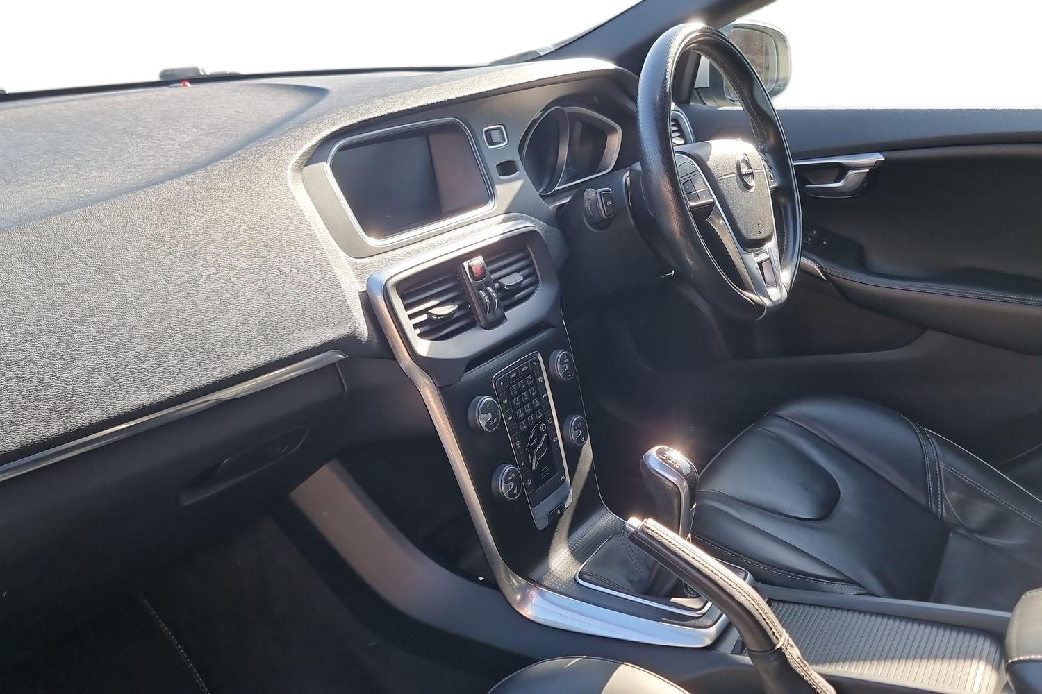 Used Volvo V40 2017 for sale - 77941572: Photo 7