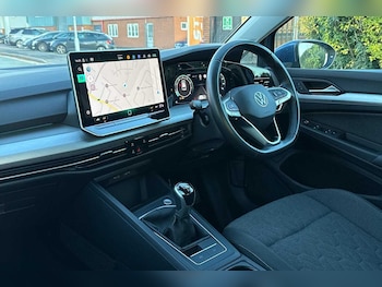 Used Volkswagen Golf 2024 for sale - 76359828: Photo