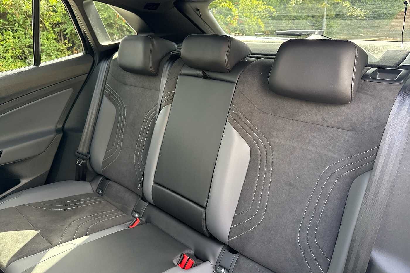 Used Volkswagen ID.4 2023 for sale - 76168436: Photo 11