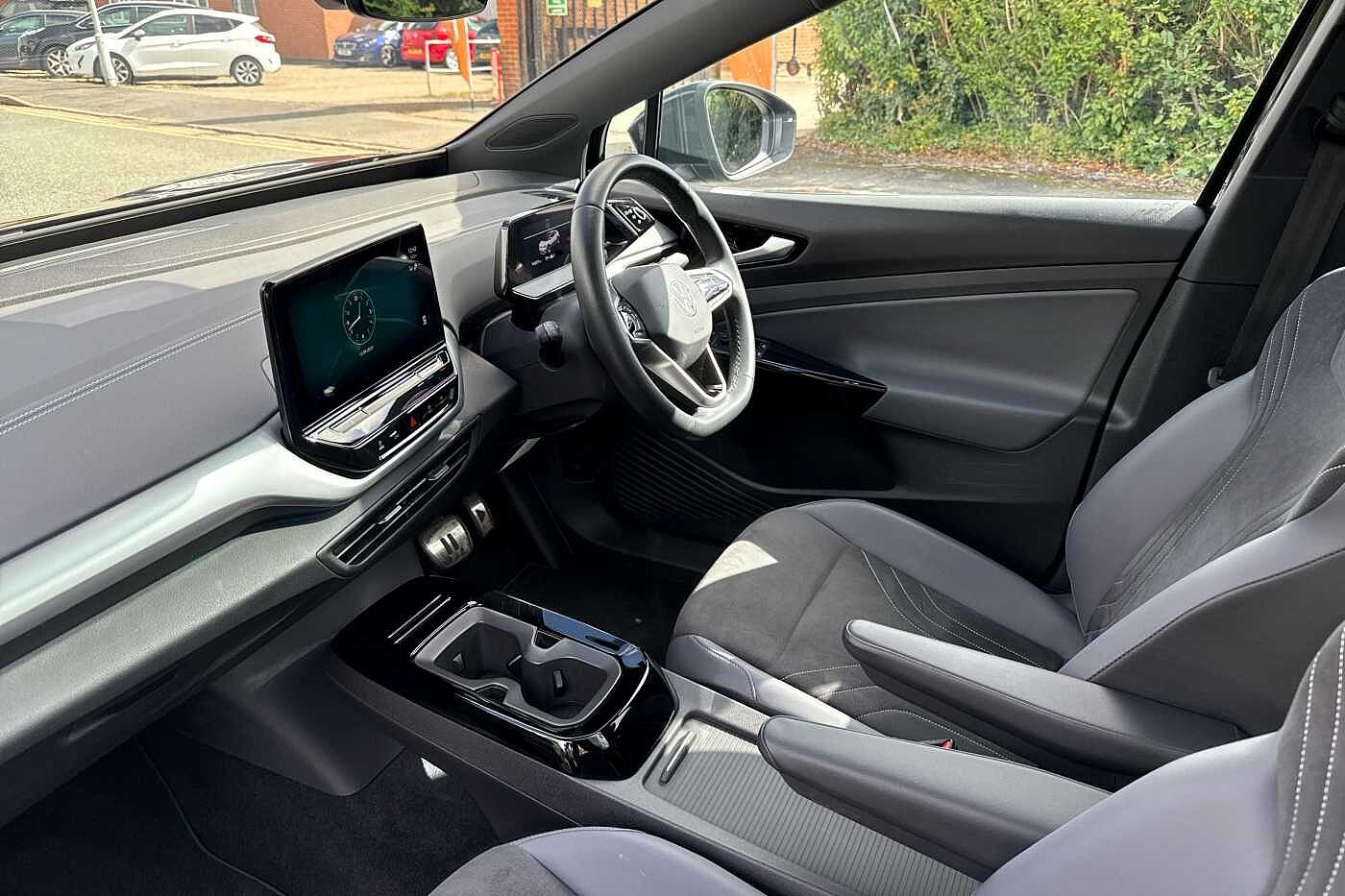 Used Volkswagen ID.4 2023 for sale - 76168436: Photo 2