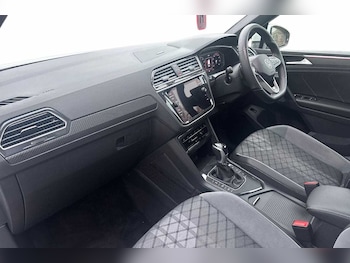 Used Volkswagen Tiguan 2023 for sale - 77647500: Photo