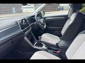 Used Volkswagen T-Roc 2023 for sale - 74768816: Photo