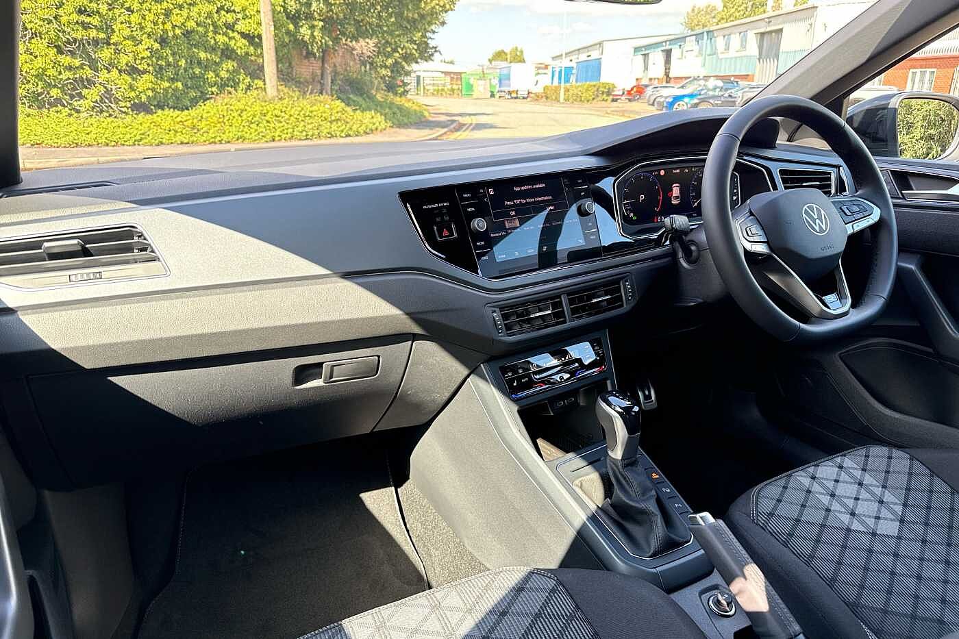 Used Volkswagen Taigo 2025 for sale - 77176749: Photo 2