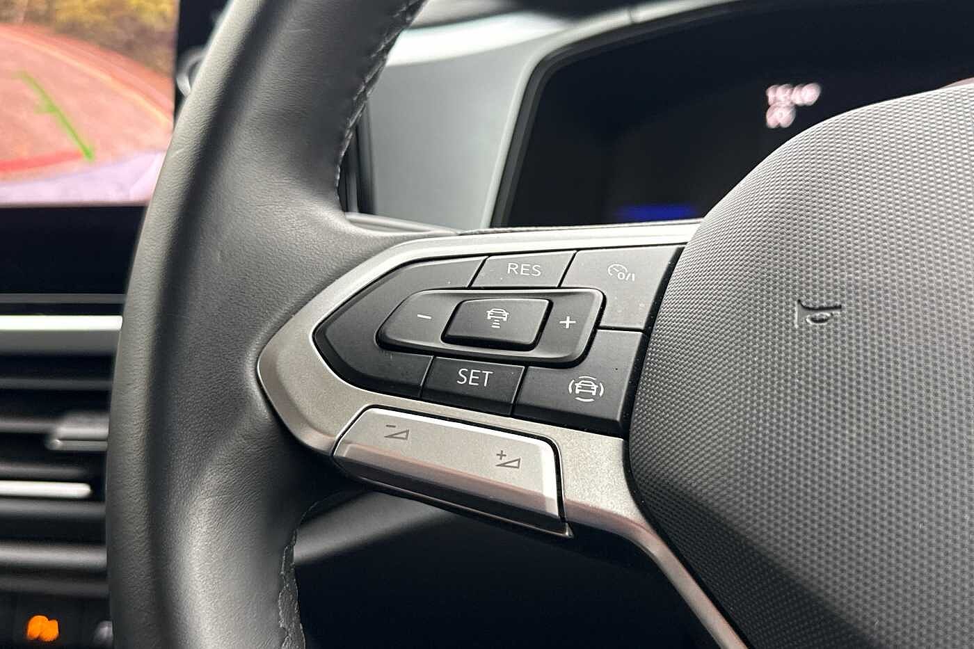 Used Volkswagen T-Roc 2024 for sale - 76458648: Photo 15