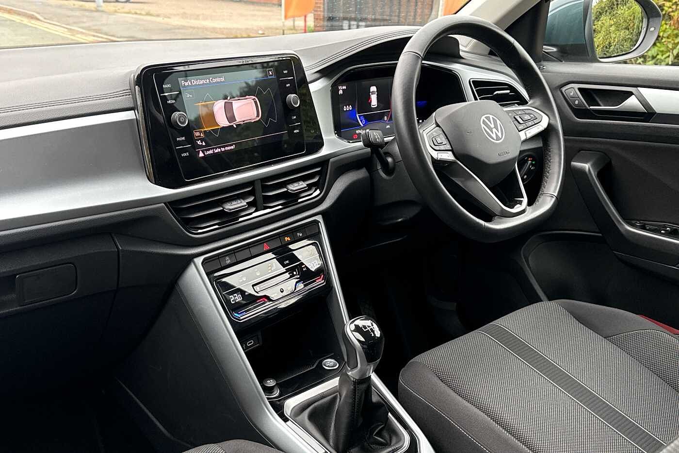 Used Volkswagen T-Roc 2024 for sale - 76458648: Photo 2