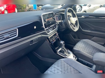 Used Volkswagen T-Roc 2025 for sale - 77177725: Photo