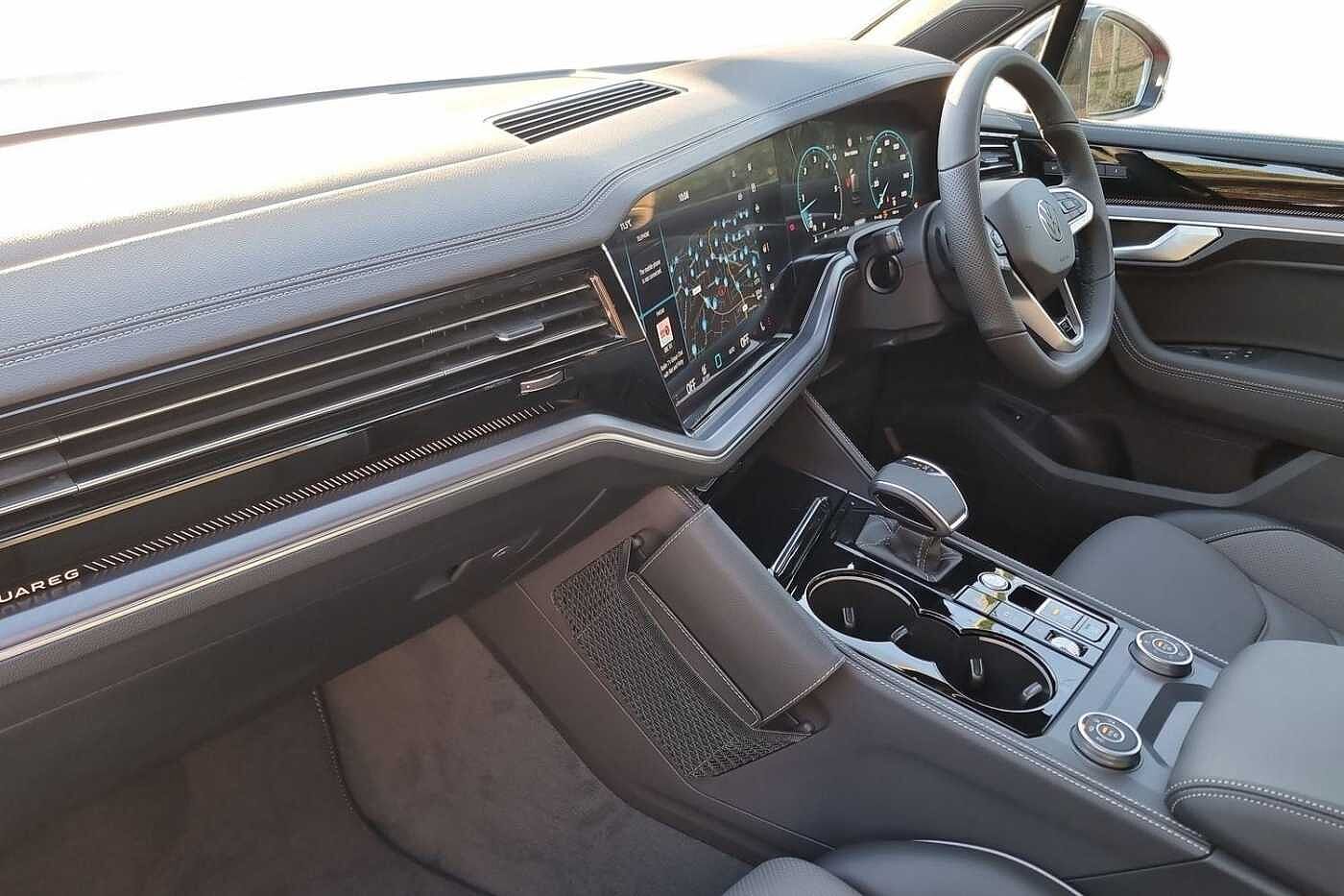 Used Volkswagen Touareg 2025 for sale - 77372534: Photo 2