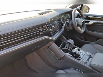 Used Volkswagen Touareg 2025 for sale - 77372534: Photo