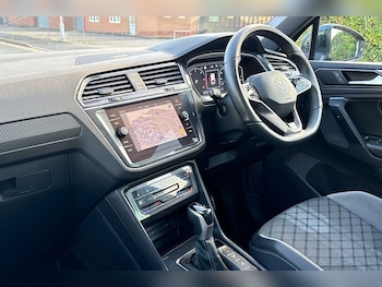 Used Volkswagen Tiguan 2023 for sale - 76111675: Photo 2