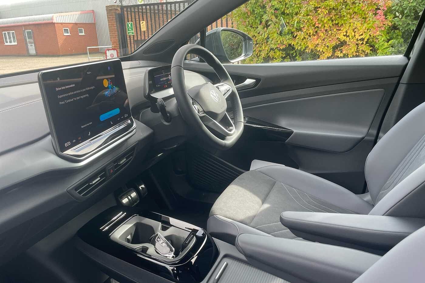 Used Volkswagen ID4 2024 for sale - 76111320: Photo 2