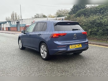 Used Volkswagen Golf 2024 for sale - 77176900: Photo