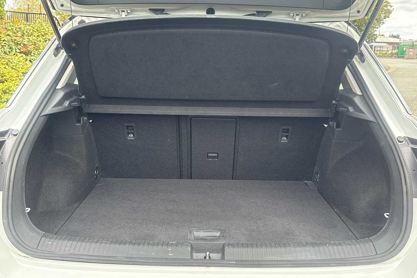 Used Volkswagen T-Roc 2023 for sale - 76111209: Photo 12