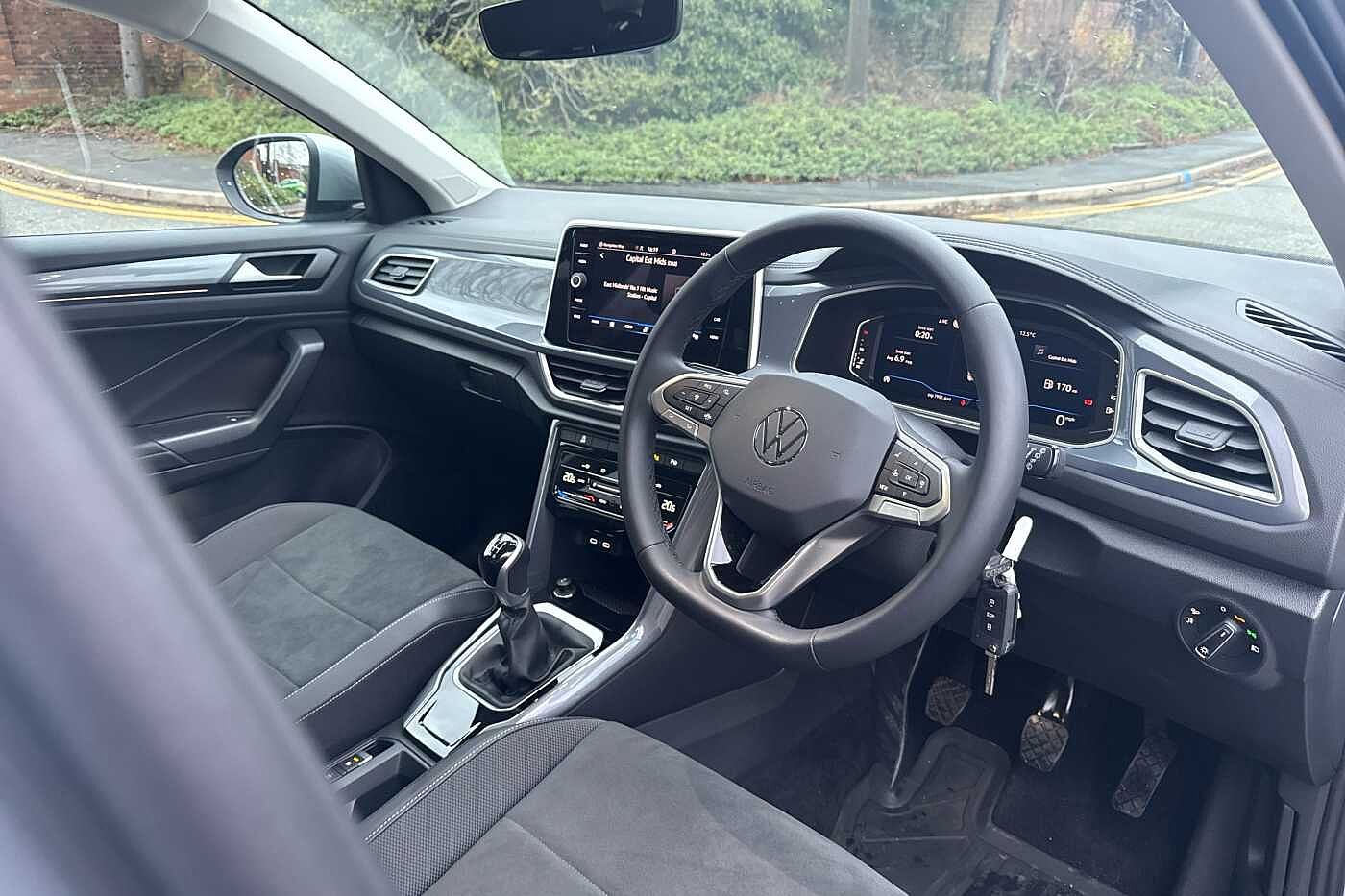 Used Volkswagen T-Roc 2024 for sale - 76800766: Photo 6