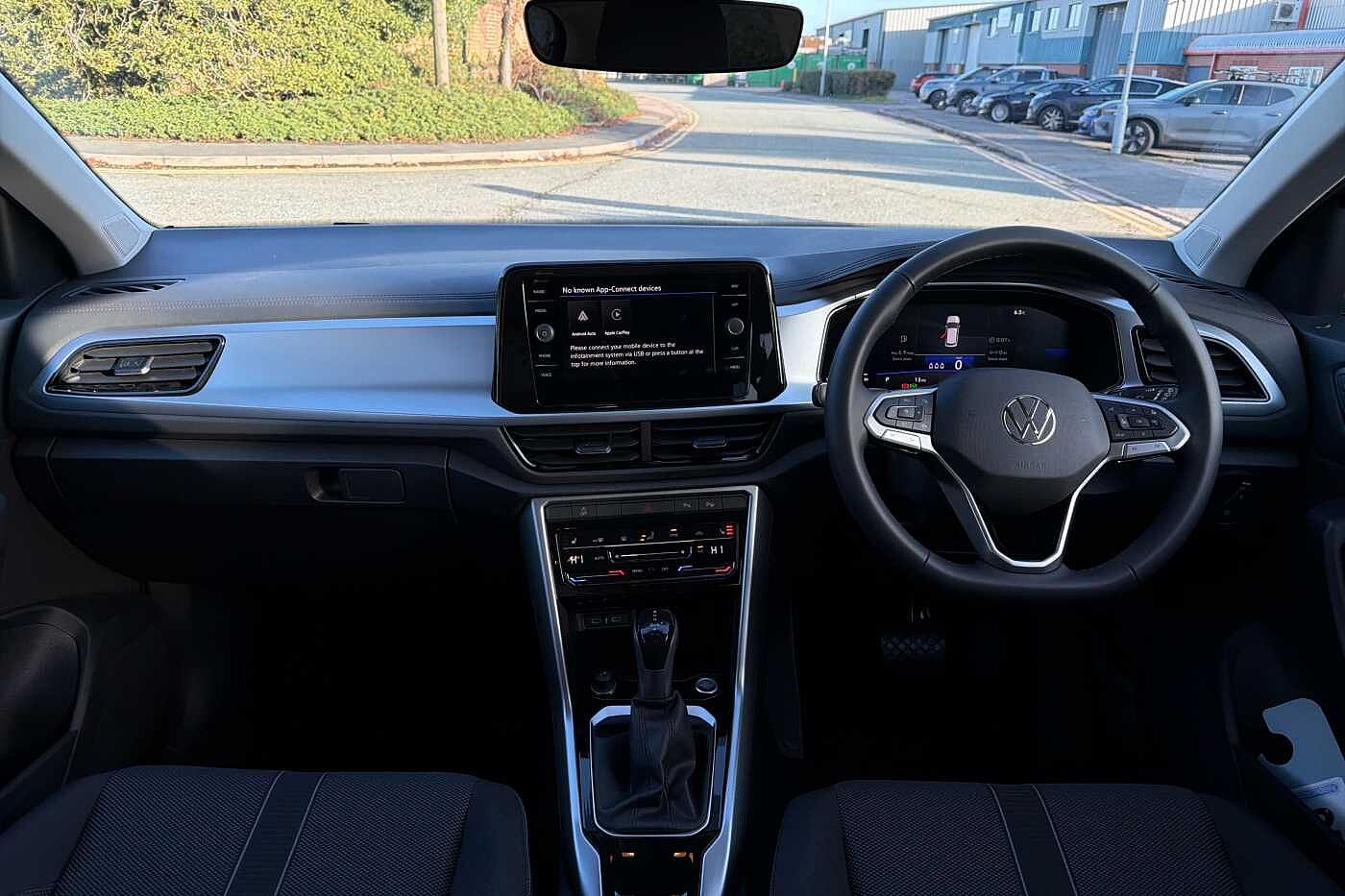 Used Volkswagen T-Roc 2025 for sale - 77307120: Photo 8