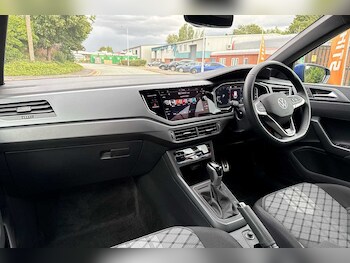 Used Volkswagen Polo 2024 for sale - 75403084: Photo