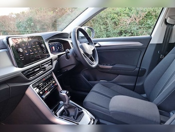 Used Volkswagen T-Roc 2025 for sale - 76110865: Photo 2