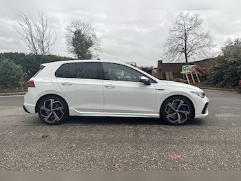 Used Volkswagen Golf 2023 for sale - 76434306: Photo