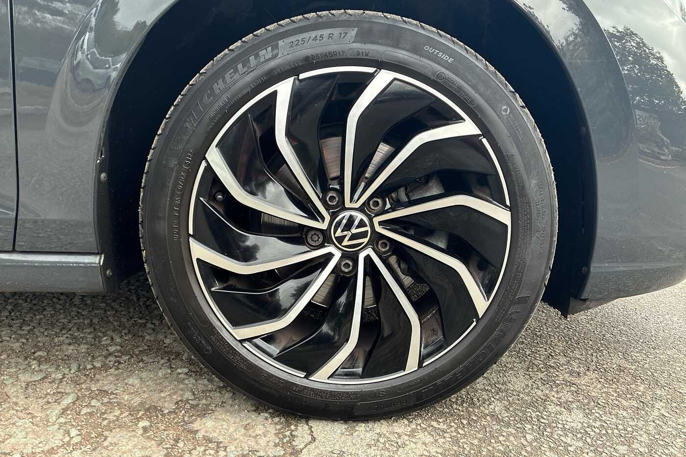 Used Volkswagen Golf 2023 for sale - 76110720: Photo 5