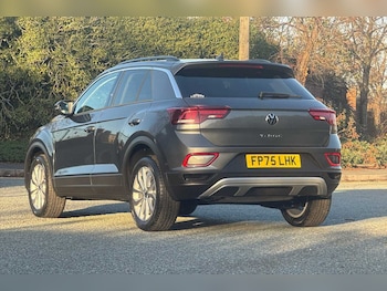 Used Volkswagen T-Roc 2025 for sale - 76514425: Photo