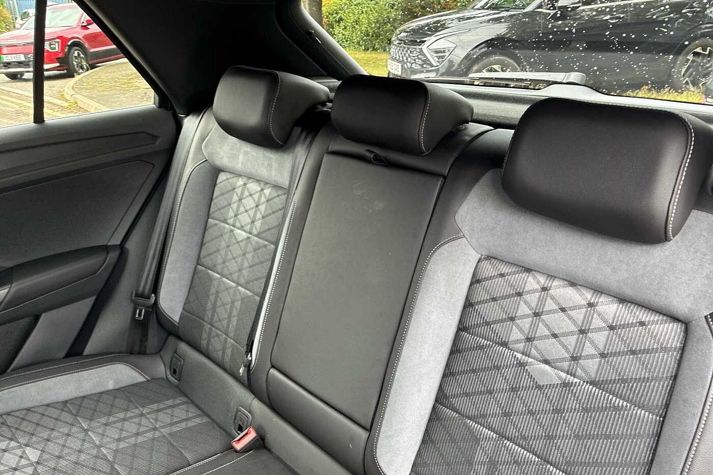 Used Volkswagen T-Roc 2024 for sale - 76110762: Photo 11