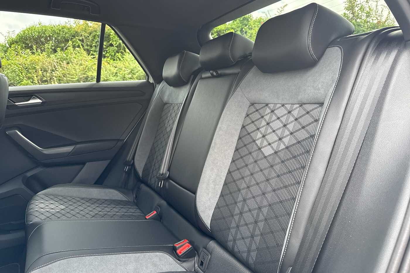 Used Volkswagen T-Roc 2025 for sale - 76110620: Photo 11