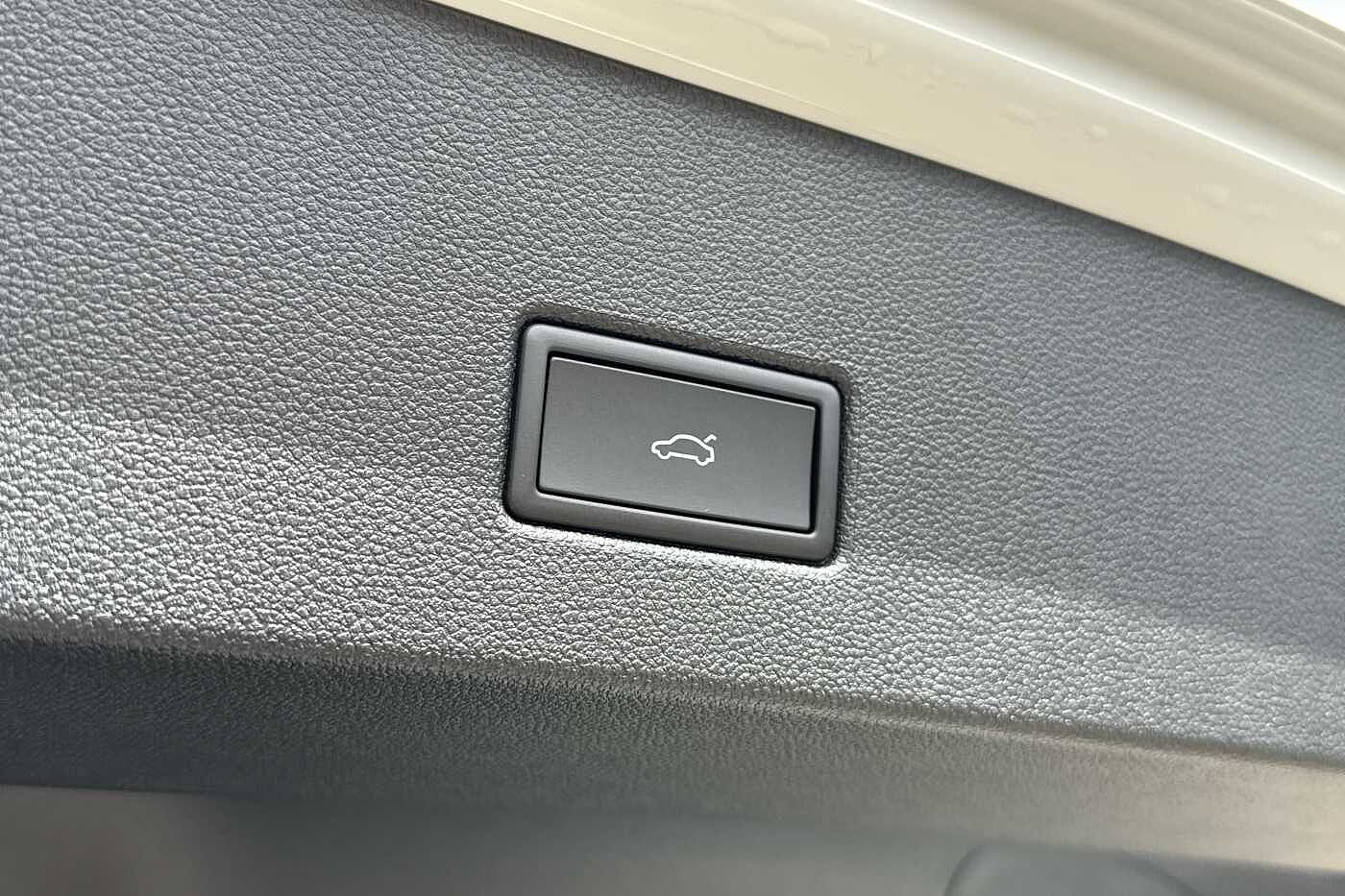 Used Volkswagen T-Roc 2025 for sale - 76110620: Photo 14