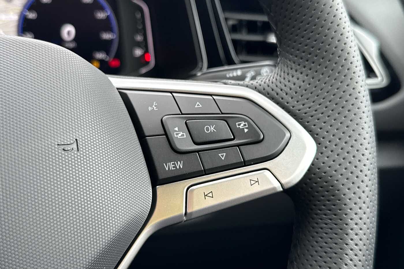 Used Volkswagen T-Roc 2025 for sale - 76110620: Photo 16