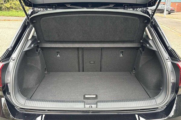 Used Volkswagen T-Roc 2022 for sale - 76123899: Photo 12
