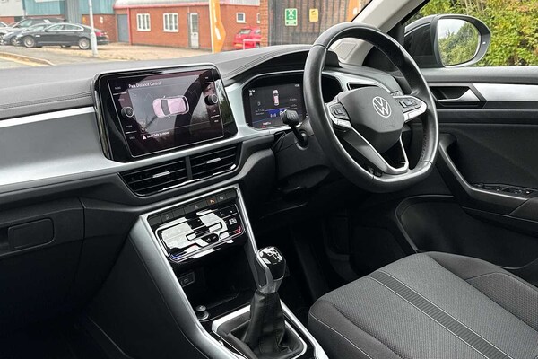 Used Volkswagen T-Roc 2022 for sale - 76123899: Photo 2