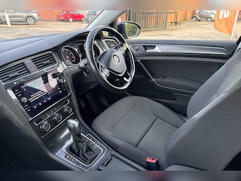 Used Volkswagen Golf 2019 for sale - 76474515: Photo