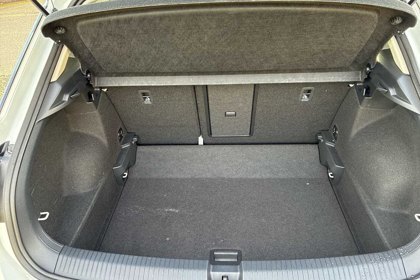 Used Volkswagen T-Roc 2023 for sale - 76350494: Photo 14