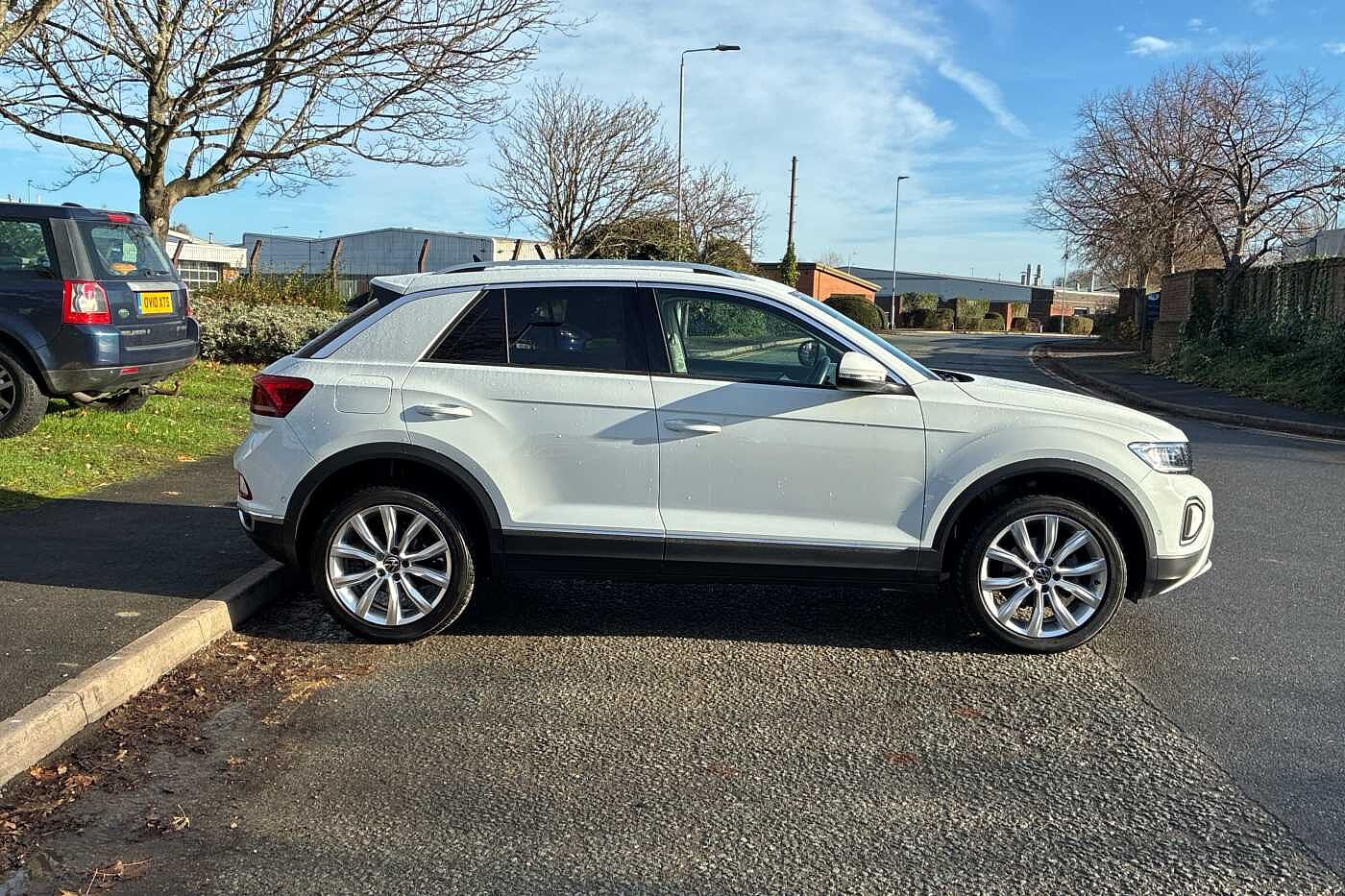 Used Volkswagen T-Roc 2023 for sale - 76350494: Photo 4
