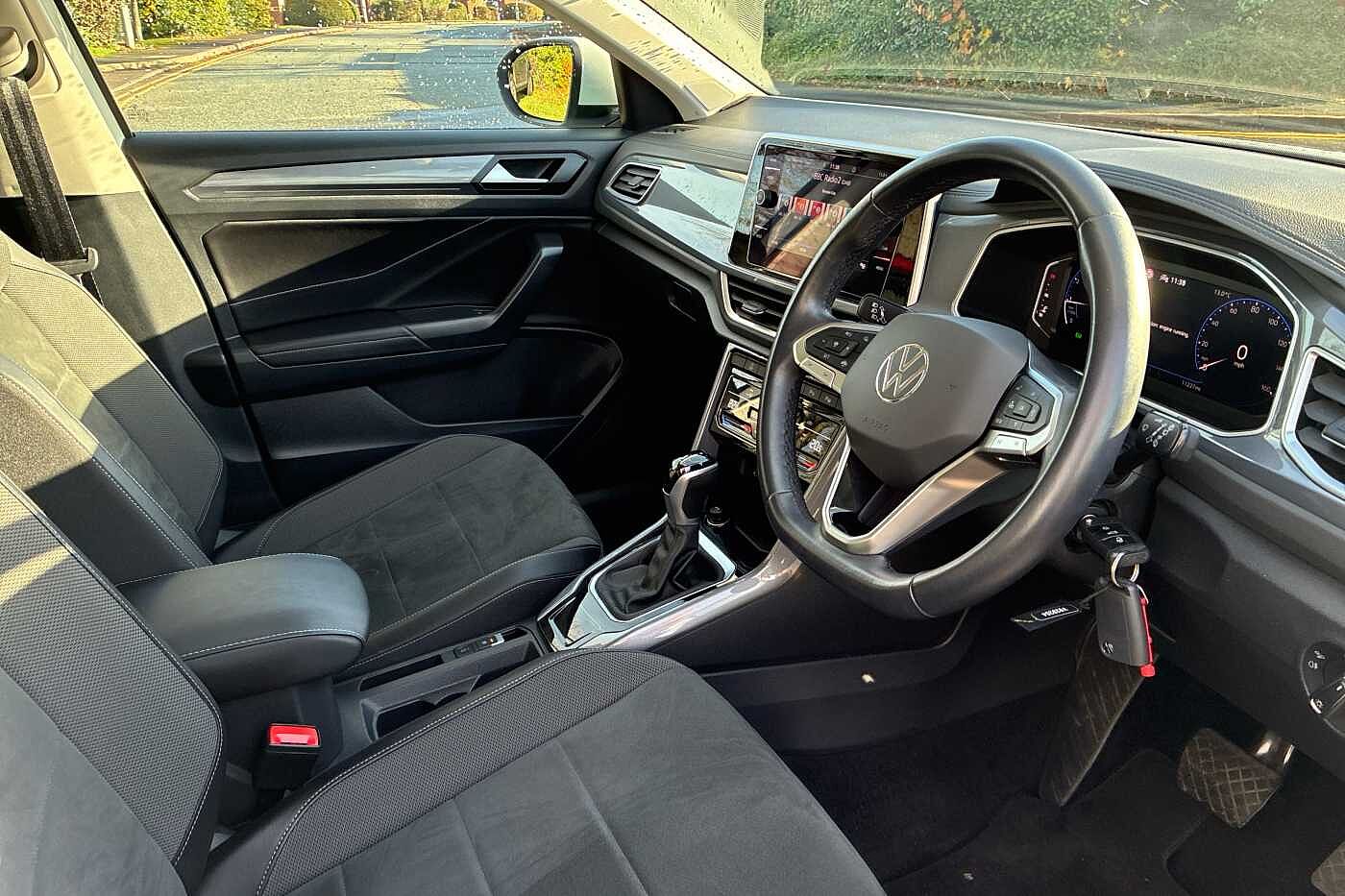 Used Volkswagen T-Roc 2023 for sale - 76350494: Photo 6