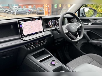 Used Volkswagen Touran 2025 for sale - 77959265: Photo