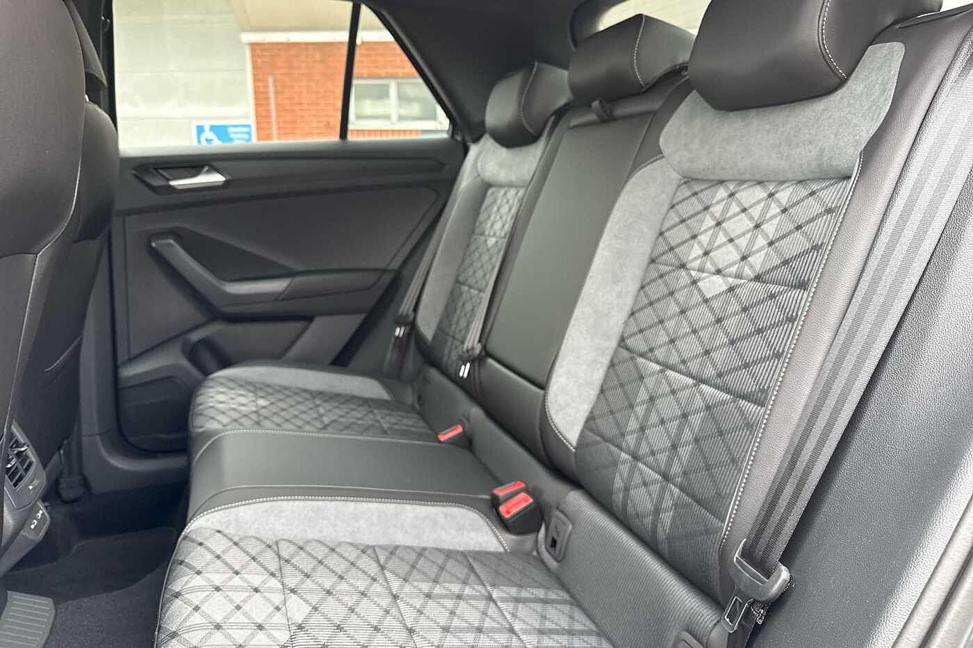 Used Volkswagen T-Roc 2025 for sale - 76110825: Photo 11