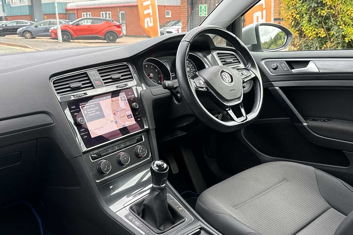 Used Volkswagen Golf 2018 for sale - 76309322: Photo 2