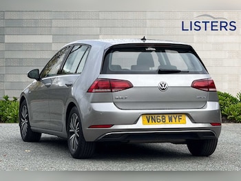 Used Volkswagen Golf 2018 for sale - 76309322: Photo