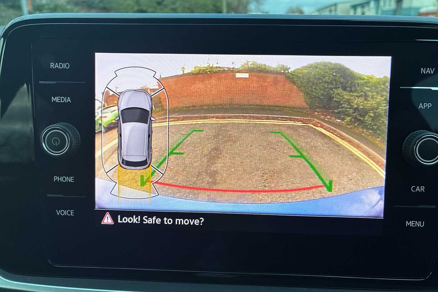 Used Volkswagen T-Roc 2023 for sale - 76410275: Photo 14