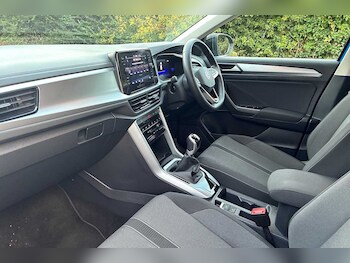 Used Volkswagen T-Roc 2023 for sale - 76410275: Photo