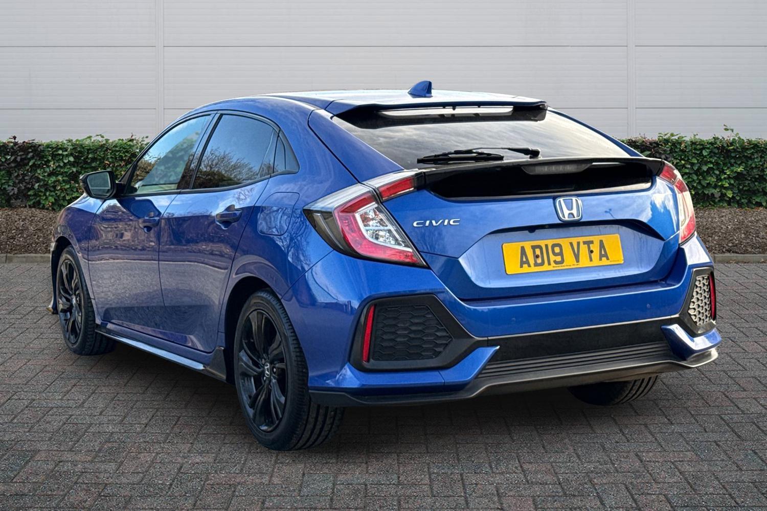 Used Honda Civic 2019 for sale - 78088199: Photo 2