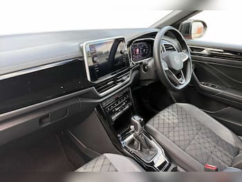 Used Volkswagen T-Roc 2024 for sale - 79751931: Photo