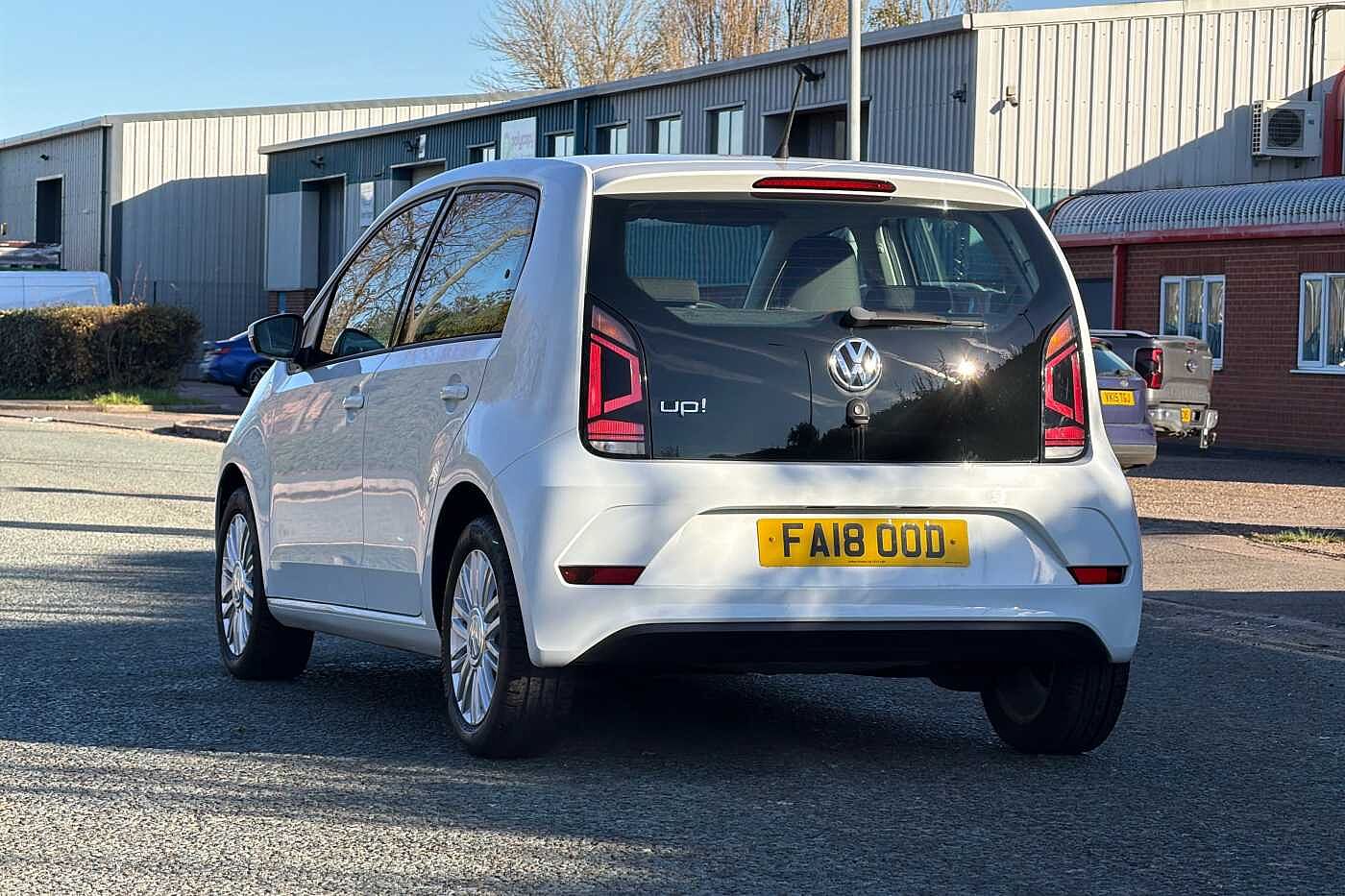 Used Volkswagen up! 2018 for sale - 76670968: Photo 3