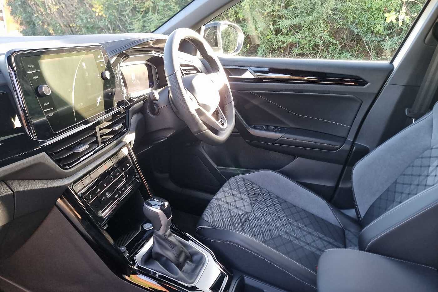 Used Volkswagen T-Roc 2025 for sale - 77177506: Photo 2