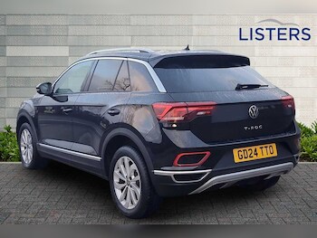 Used Volkswagen T-Roc 2024 for sale - 76837820: Photo