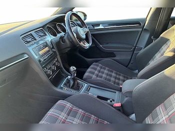 Used Volkswagen Golf 2017 for sale - 77525736: Photo