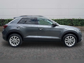 Used Volkswagen T-Roc 2024 for sale - 78824033: Photo