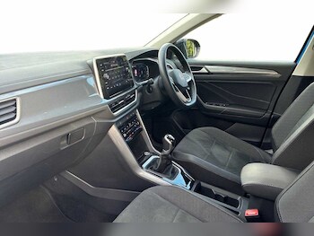 Used Volkswagen T-Roc 2024 for sale - 78215630: Photo