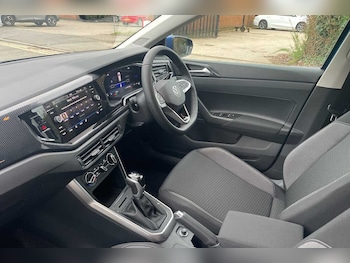Used Volkswagen Polo 2024 for sale - 76110530: Photo 2