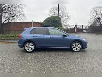 Used Volkswagen Golf 2024 for sale - 76434293: Photo